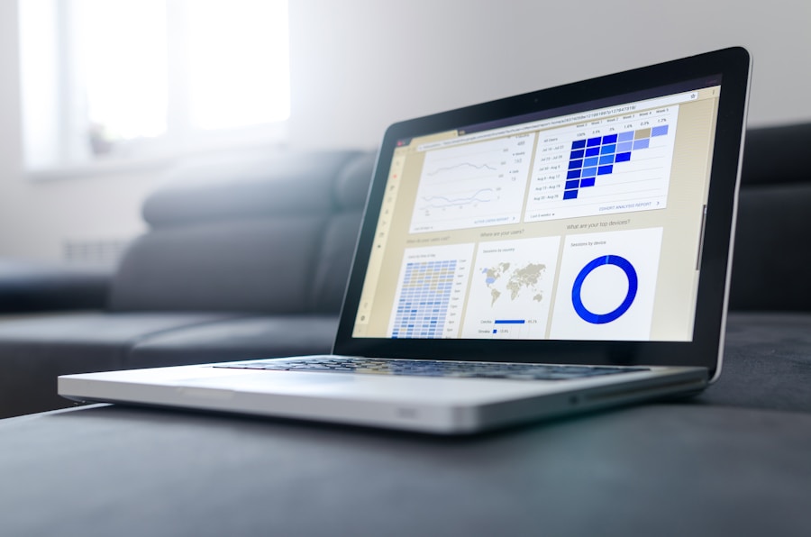 Scherm met data visualisatie en grafieken die website prestaties weergeven